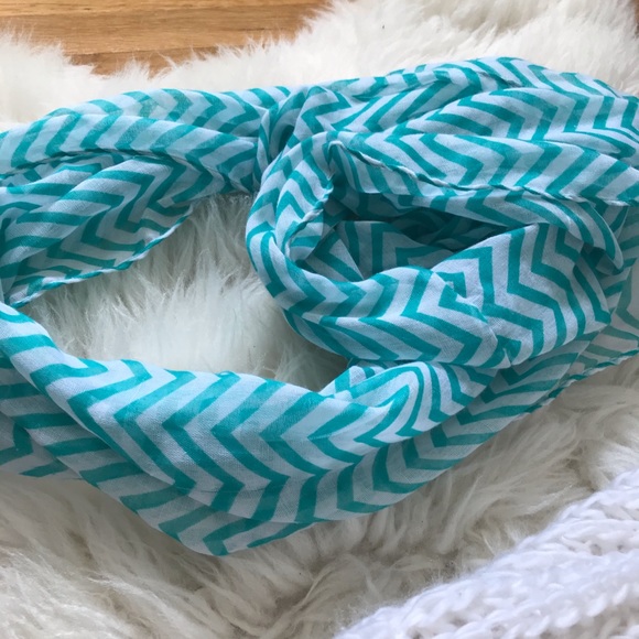 Set of 3 Scarves - Picture 4 of 7